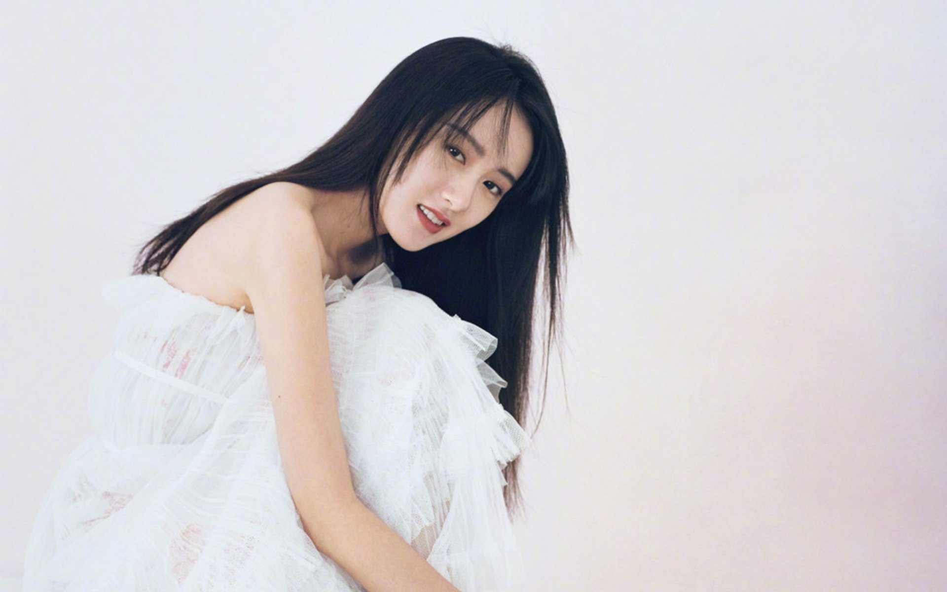 西甲赛季中段，落后球队加紧追赶领先者，西甲联赛最后几名降级