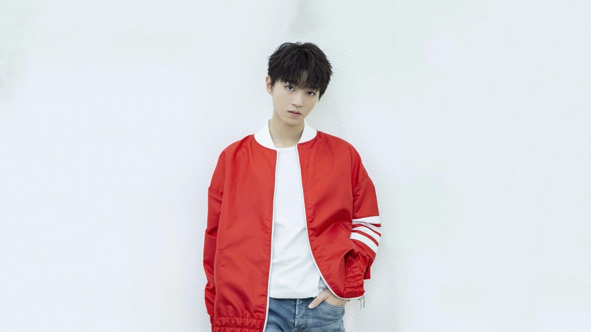 意大利男子4x100米自由泳接力队获得铜牌，意大利游泳接力