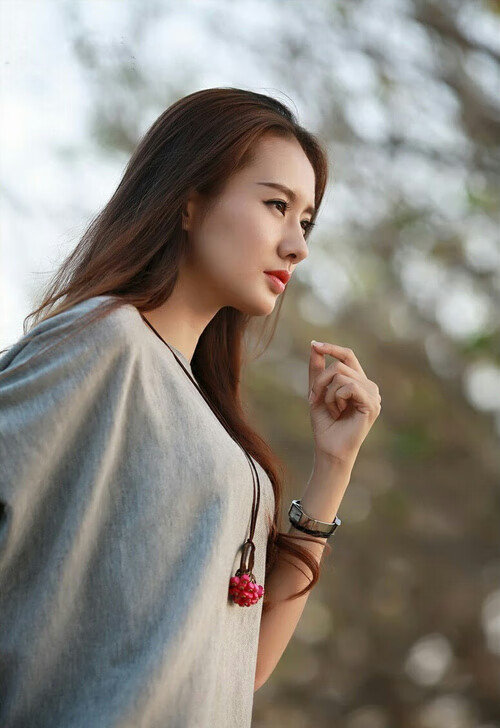 “武汉马拉松：选手们在赛道上创造历史”